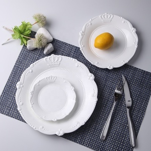 Plato de cena de cerámica con relieve de <span class=keywords><strong>corona</strong></span>, vajilla occidental europea Retro, logotipo personalizado - Product Image 1