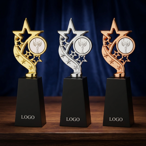 Trofeo Profesional Estrella con Base Negra Grabada, Premio Elegante Portátil, Construcción de Metal Fundido a Presión de Calidad Premium, Reconocimiento - Product Image 1