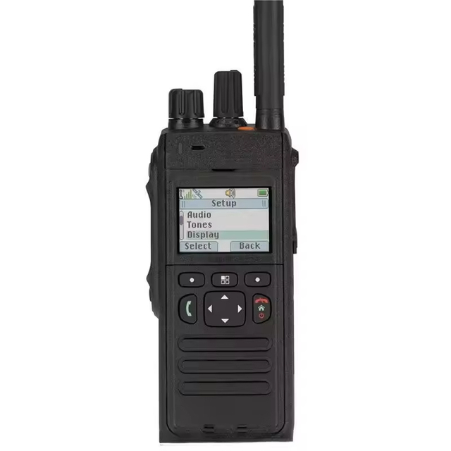 Mtp3500 TETRA Walkie Talkie Handheld Portable Two Way for Long Distance UHF Frequency 4W Output Power 0-10KM Range Gold