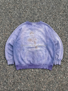 Sudadera vintage de cuello redondo oversize con lavado ácido para hombre, estilo retro con bloques de color, efecto desgastado y dobladillo deshilachado. - Product Image 2