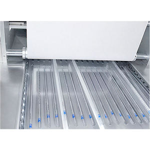 Máquina automática de envasado de blísteres para jeringas médicas desechables; Máquina de envasado de blísteres de película de papel <span class=keywords><strong>y</strong></span> plástico PVC/PET - Product Image 4