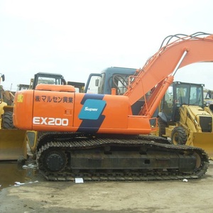 Excavatrice sur chenilles Hitachi EX200 d'occasion, fabriquée au Japon, capacité de la benne de 0,8 m³, moteur Kohler, à vendre - Product Image 2