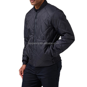 Vêtements d'hiver tactiques pour hommes en gros, veste isolée à imprimé numérique, doublure en coton rembourrée, veste tactique imperméable pour hommes - Product Image 4