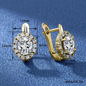 Boucles d'oreilles clous en or E2494 avec diamant rond taille brillant serti griffe, bijoux fins classiques pour femme, idéales pour mariage - Product Image 6