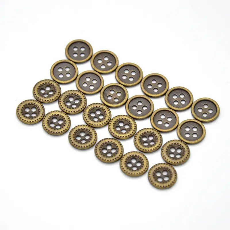 18L छलावरण के लिए 4 छेद धातु बटन प्राचीन कांस्य जिंक मिश्र धातु शर्ट के बटन 11.5mm छोटे बटन निर्माण