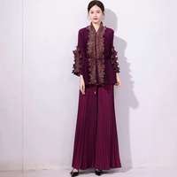Ensemble streetwear ample à manches longues plissé de la nouvelle collection automne Miyake, avec bordure perlée et haut orné de dorure, pantalon large, 2 pièces