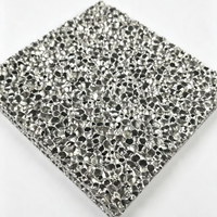Panneau mural en aluminium mousse réfléchissant argenté 2000x1000x5mm - Cellules ouvertes, métallique, ignifuge, imperméable, écologique, antibactérien