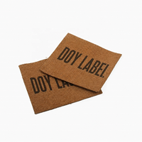 Étiquettes en daim personnalisées à coudre, prix d'usine, avec logo de mode en relief pour sacs et jeans