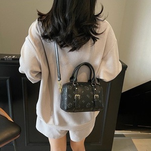 กระเป๋าถือผู้หญิงสุดหรูขายดี โลโก้แท้ คุณภาพสูง - Product Image 2