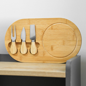 Juego de tablas de queso de bambú Chopstick Brothers con 3 cuchillos, tabla de cortar antideslizante para servir queso y uso en la cocina - Product Image 1