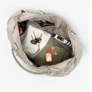 กระเป๋าเดินทางผ้าไนลอนแบบกันน้ำมีช่องใส่รองเท้ากระเป๋าใส่เล่นกีฬาเดินทางข้ามคืน - Product Image 4