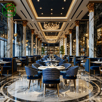 Mobilier de restaurant haut de gamme OEM/ODM : Banquettes en velours capitonnées courbées, tables et chaises métalliques pour projets hôteliers commerciaux