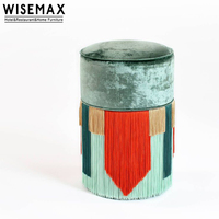 Isemax — meuble à rabat rond style médiéval, canapé avec pompon