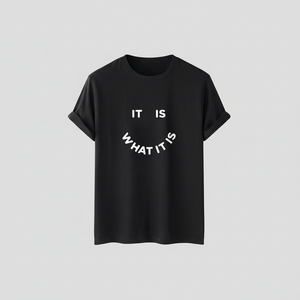 Es lo que es Camiseta negra Las niñas y los niños usan camisetas de algodón puro de moda adultos que usan camiseta de moda de ajuste regular - Product Image 1