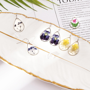 Pendientes de Resina con Flores Secas Reales en Forma de Lágrima, Pendientes Colgantes Hechos a Mano con Flores Preservadas, Joyería Boho Natural, <span class=keywords><strong>Regalo</strong></span> para Mujer, Venta al Por Mayor - Product Image 1