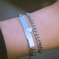 Ensemble de bracelets en acier inoxydable à la mode pour femmes et hommes, avec cœur creux, couleur argent, pour couple, cadeau de Saint-Valentin