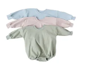 Fabrika özel toptan bebek kabarcık giyim güz kış frency terry katı düz termal kazak romper bebek