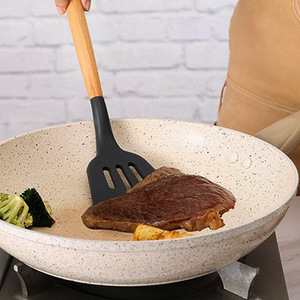 Juego de utensilios de cocina de 12 piezas con mango de madera de colores, utensilios de silicona de siete colores, kit esencial de suministros de cocina - Product Image 4