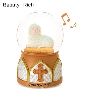 Jesus Snow Globe กล่องดนตรี-พระเยซูทรงรักฉันเพลงแกะข้ามช่วงเวลาอันมีค่าการล้างบาปทางศาสนาของขวัญที่ดีที่สุดสำหรับภรรยาเด็กผู้หญิงเด็กผู้ชาย - Product Image 1