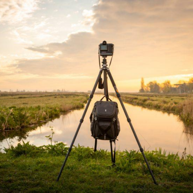 Carbon Fibre Tripod Lightweight Camera Stand for Photography, Video Recording and Outdoor Applications