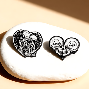 Broche de Calavera con Corazón Blanco y Negro, Estilo Gótico, Pin Retro para Chaquetas, Sombreros, Bolsos, Regalo de Humor Oscuro (1/2 Piezas) - Product Image 3