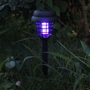 Lampe UV anti-moustiques solaire étanche pour jardin et cour, piège à insectes électrique à choc, tue-moustiques extérieur - Product Image 1