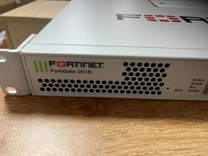 Fortinet FG-201E FortiGate-201E, Firewall de Seguridad de Red con 18 Puertos GE - Product Image 3