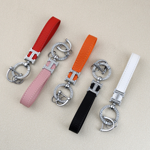 H thương hiệu Vải Thiều-Mô hình da Kim Cương-Studded thư xe Keychain với kim cương mùa xuân vòng, vài túi quyến rũ Móc chìa khóa - Product Image 6