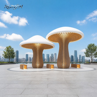 Grand pavillon d'extérieur en forme de champignon, dôme blanc, colonnes à lattes verticales effet bois, banc assorti, pour place frontalière de rivière, personnalisable