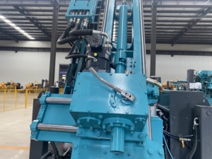 Foreuse hydraulique sur chenilles HJH FD1000 |   130 kW, 63 110 mm, 1000 m de profondeur |   Machine de carottage pour l'exploration géologique et l'exploitation minière - Product Image 3