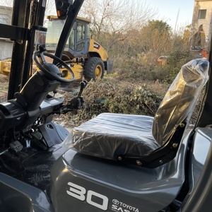 <strong>TOYOTA</strong> <strong>30</strong> <strong>Used</strong> <strong>Forklift</strong> in Good Condition 3ton Mini TOYOTA30 diesel <strong>Forklift</strong> Japan Orginal - Product Image 3