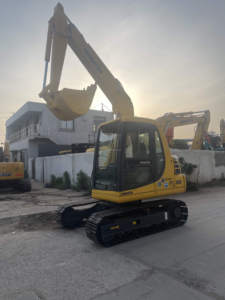 Komatsu รถตักดินไฮดรอลิก PC60-7ขุดดินมือสองพร้อมมอเตอร์แกนและส่วนประกอบเครื่องยนต์ - Product Image 2