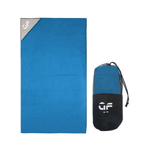 Serviette de sport en microfibre polyester 100% bleu clair avec logo personnalisé promotionnel par sublimation et étui en silicone - Product Image 1