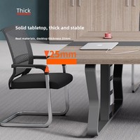 Design minimaliste moderne pour bureaux et salles de conférence, tables de réunion
