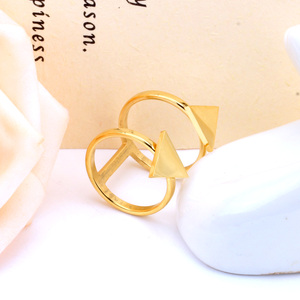 Trang Sức Nữ Mới Nhất Nhẫn Mạ Vàng Rỗng Nhẫn Hình Tam Giác Đôi Bằng Thép Không Gỉ - Product Image 4