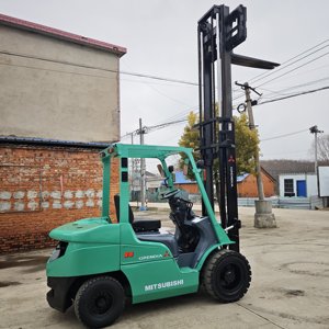 Originele gebruikte Mitsubishi 3T heftruck FD30 met hoogwaardige diesel-aandrijving, reserveonderdelen en ondersteuning voor de verkoop, origineel uit Japan. - Product Image 4