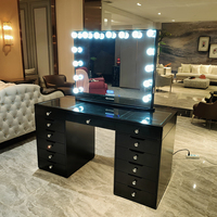 Meuble-lavabo avec miroir et lumières Tiroirs européens modernes Meuble de chambre à coucher Nordic White Vanity Makeup Dressing Table