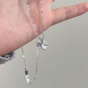 Colliers pendentifs Dylam Fine Fashion uniques en argent 925 avec chaîne à maillons et pierre Moissanite D VVS1 en forme de fleur trèfle à quatre feuilles - Product Image 3