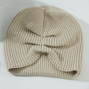 Nouveau bonnet tricoté pour femme, style japonais et coréen, coupe ample, coupe-vent, tendance, effet visage affiné, en PU - Product Image 3