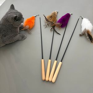 Juguete Telescópico para Gatos al por Mayor, Palo Largo con Plumas de Pelo de Zorro, Resistente a Arañazos y Mordeduras - Product Image 1