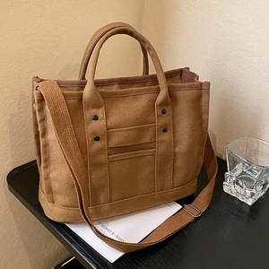 La nuova borsa <span class=keywords><strong>a</strong></span> tracolla <span class=keywords><strong>o</strong></span> <span class=keywords><strong>a</strong></span> <span class=keywords><strong>mano</strong></span> dal design elegante e semplice è adatta per l'uso casual e ha un'ampia gamma di utilizzi. - Product Image 2