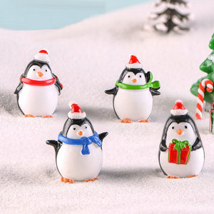 Joyeux Noël Miniature <span class=keywords><strong>de</strong></span> pingouin tenant une boîte cadeau Jolie figurine <span class=keywords><strong>de</strong></span> pingouin Parfait pour la décoration intérieure des fêtes - Product Image 3