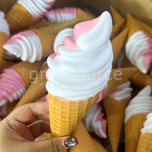 Décoration de scène pour événement sur le thème de la boutique de crème glacée, idéale pour les fêtes sur le campus, modèle alimentaire lumineux DIY rose et mignon de 8,28 pouces, saveur double vanille. - Product Image 4
