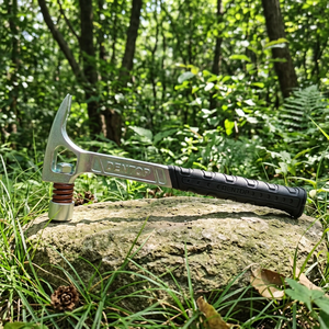 Martillo de garra con amortiguación de impactos de 21 oz y acabado zincado - Product Image 1