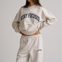 Ensemble de survêtement 2 pièces en molleton épais personnalisé pour femme, avec broderie, comprenant un sweat à capuche oversize et un pantalon de survêtement, style athleisure