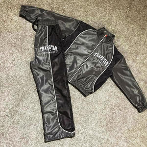 DCY Abbigliamento all'Ingrosso dalla Cina Pantaloni della Tuta Oversize da Uomo, Completo Jogger da Uomo, Tuta Antivento - Product Image 1