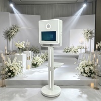 Photomaton sur pied en métal avec écran tactile de 15,6 pouces, compatible avec les appareils photo reflex numériques pour les mariages, les fêtes et les événements professionnels