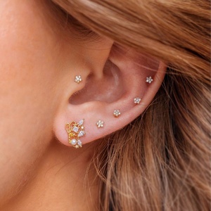 Pendientes de botón de oro de 18 quilates con diseño de estrella y luna de cobre y diamantes, aretes de lujo modernos para mujer, regalo de joyería de moda - Product Image 3