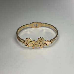 Bracelet romantique tendance en acier inoxydable 316L plaqué or PVD, design floral, bijoux pour femmes, cadeau - Product Image 1