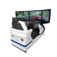 Entraînement à l'école de conduite Simulation élevée Simulateur de conduite automobile à trois écrans